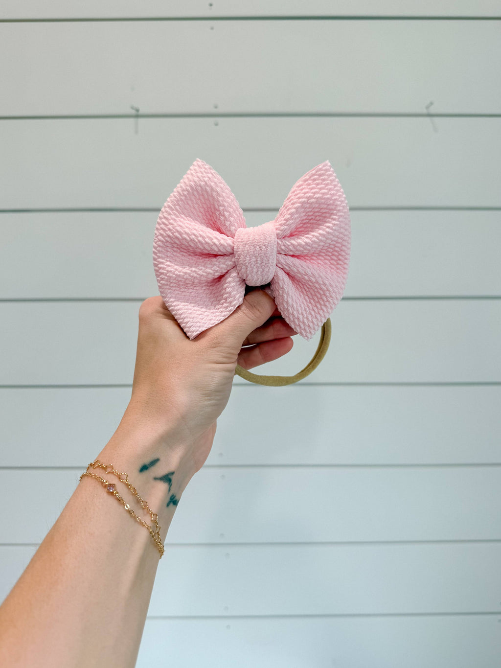 *New Light Pink Bullet Bow + NYLON