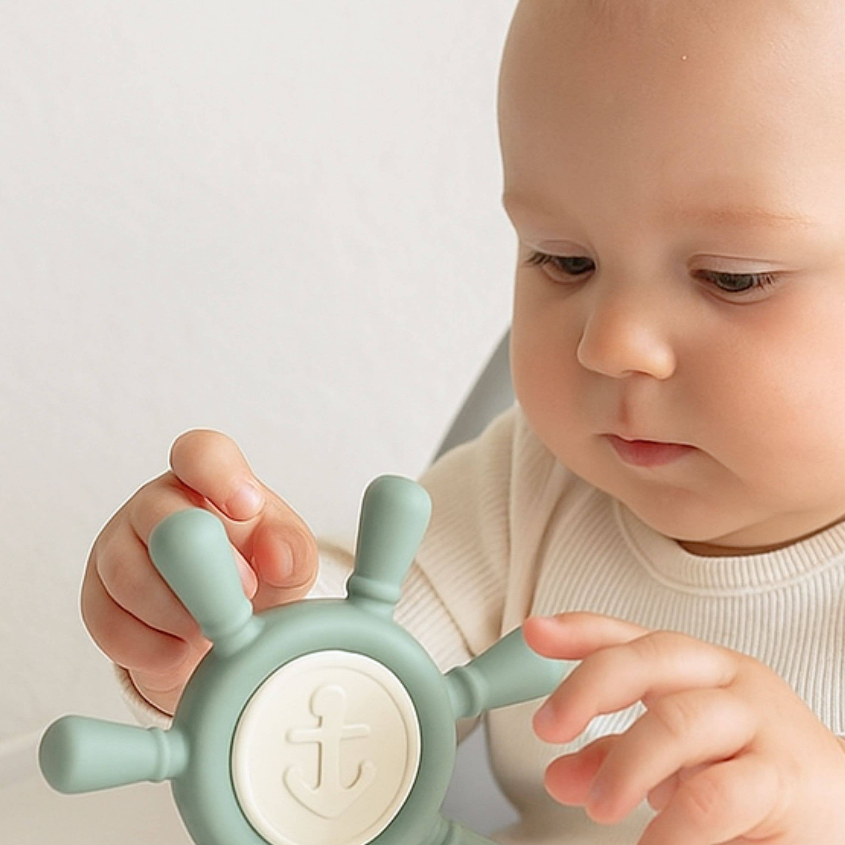Flower Suction Spinner Toy